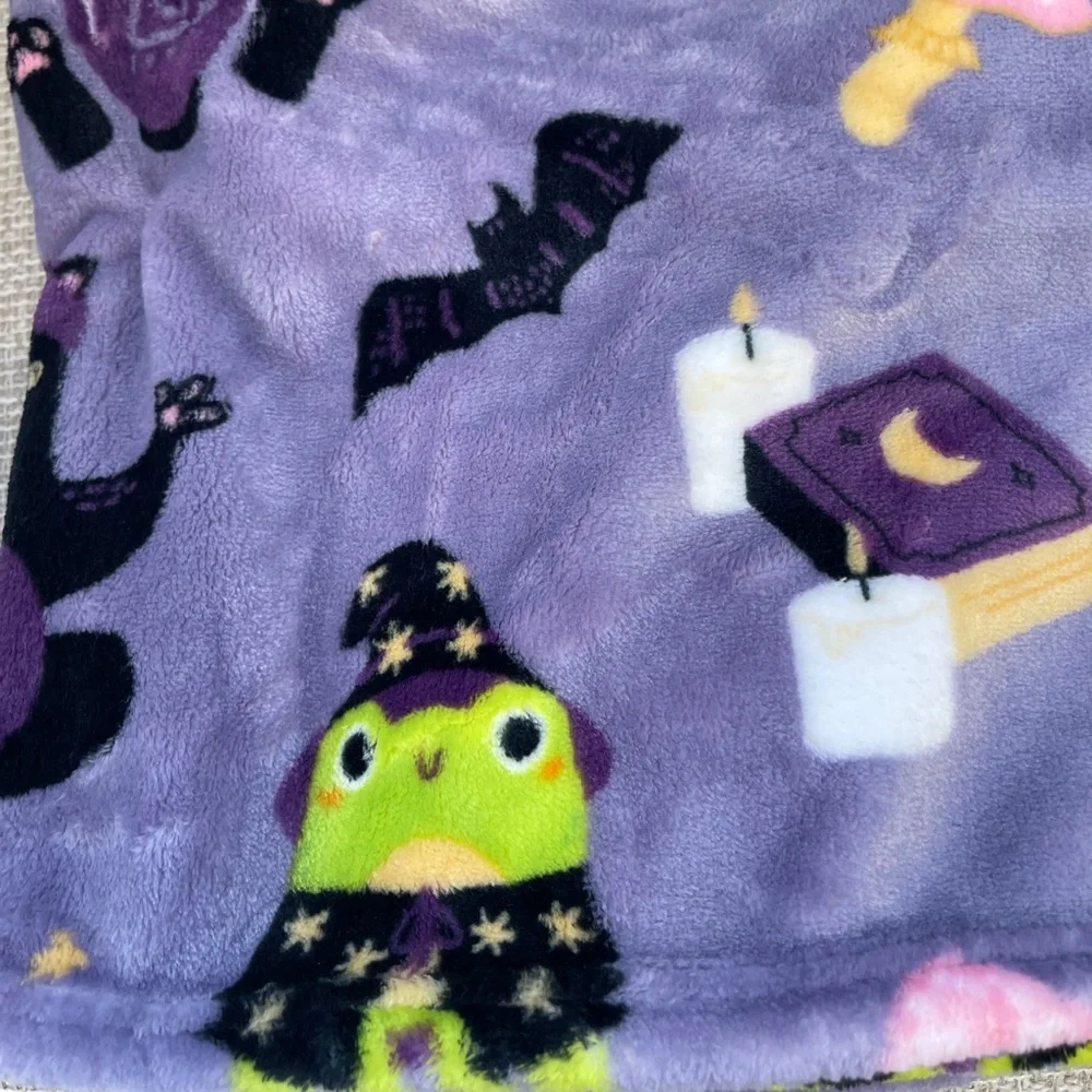 Halloween Black Cat Witch Frog Mushroom Purple Plush Blanket 60”x70 NWT